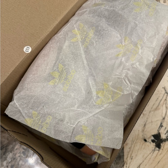 Sold out! Adidas’s Women’s Sambas OG size 9 Core Black/ Wonder White. - Picture 6 of 7